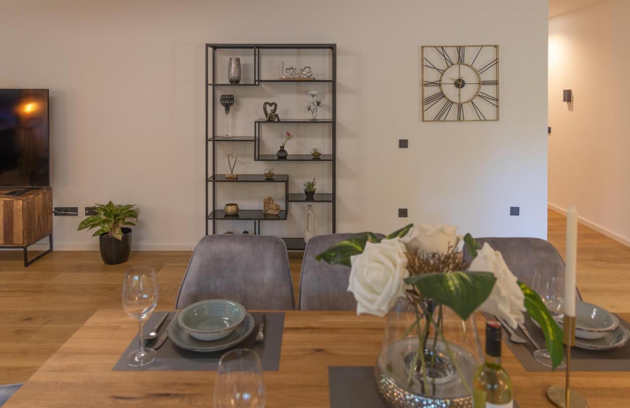 Sweethome - Luxus Pur - Grosse Kueche, 2 Baeder, 2 Terrassen Ottobrunn Exterior photo